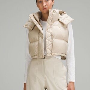 lululemon athletica Cropped Puffer Vest in Beige/Cream